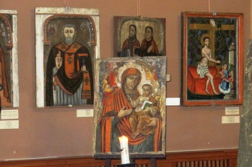 Франківцям презентували виставку ікон 